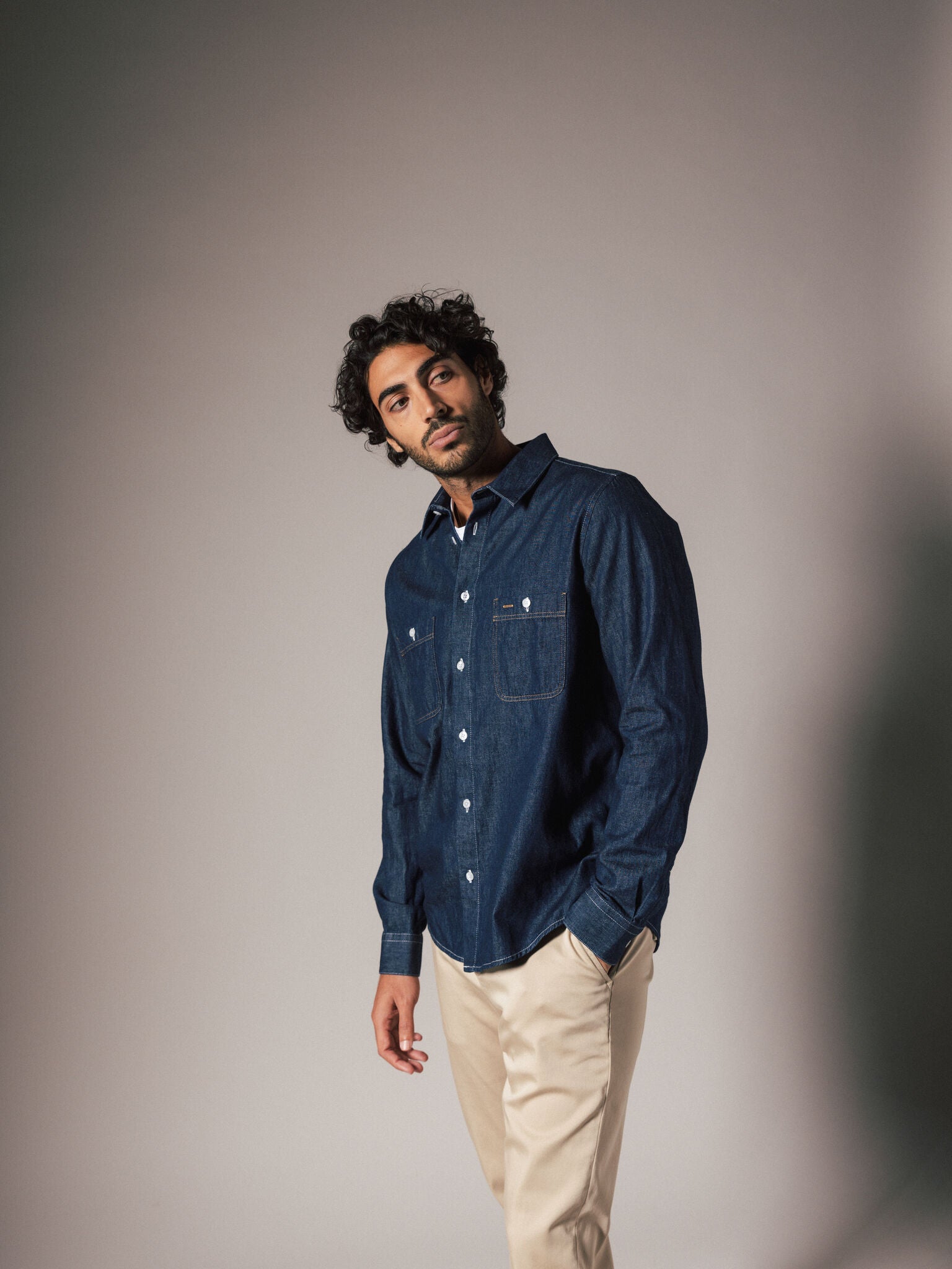 Modelshot / Dark Blue Denim / Detail